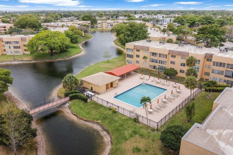 Copropriété à vendre à Tamarac, Floride: 2 chambres, 99.41 m2 № 1177299 - photo 12