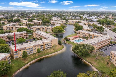 Condo in Tamarac, Florida, 2 bedrooms  № 1177299 - photo 20