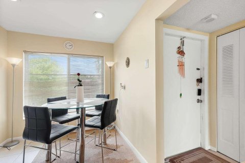 Condo in Tamarac, Florida, 2 bedrooms  № 1177299 - photo 22