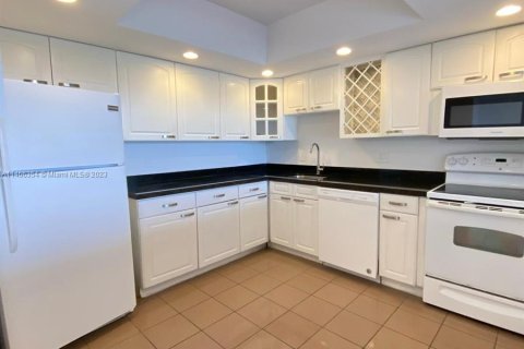 Condominio en venta en North Miami, Florida, 2 dormitorios, 97.55 m2 № 779716 - foto 20