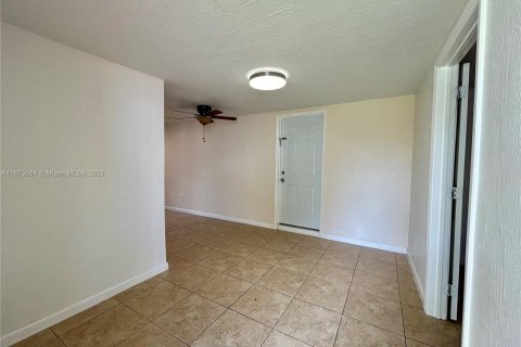 House in West Park, Florida 1 bedroom, 122.17 sq.m. № 1396969 - photo 2