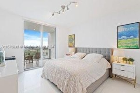 Condominio en venta en North Miami Beach, Florida, 3 dormitorios, 163.14 m2 № 1396973 - foto 19