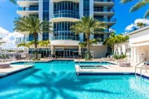 Copropriété à vendre à North Miami Beach, Floride: 3 chambres, 163.14 m2 № 1396973 - photo 1