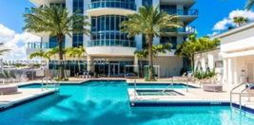 Condo à North Miami Beach, Floride, 3 chambres  № 1396973