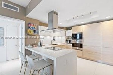 Condominio en venta en North Miami Beach, Florida, 3 dormitorios, 163.14 m2 № 1396973 - foto 10