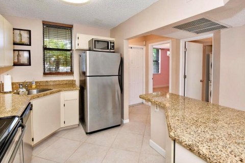 Condo in Deerfield Beach, Florida, 2 bedrooms  № 1146167 - photo 19