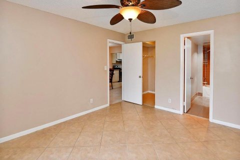 Condo in Deerfield Beach, Florida, 2 bedrooms  № 1146167 - photo 12