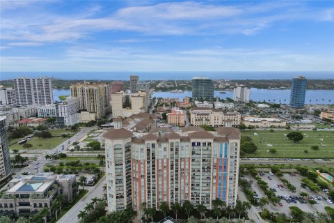 Condo in West Palm Beach, Florida, 1 bedroom  № 1362310 - photo 1