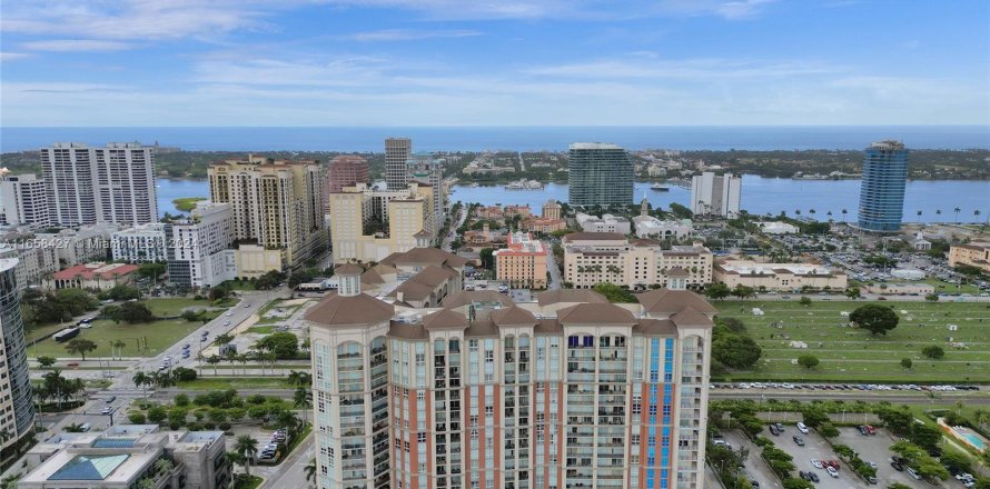 Condo in West Palm Beach, Florida, 1 bedroom  № 1362310