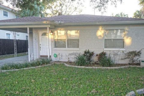 House in Tampa, Florida 2 bedrooms, 73.86 sq.m. № 1416102 - photo 2