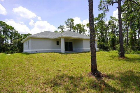 House in Punta Gorda, Florida 3 bedrooms, 124.95 sq.m. № 1286965 - photo 3