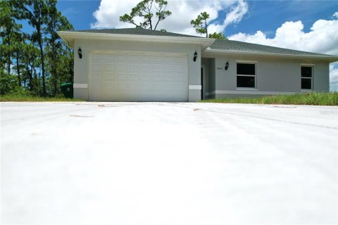 House in Punta Gorda, Florida 3 bedrooms, 124.95 sq.m. № 1286965 - photo 25