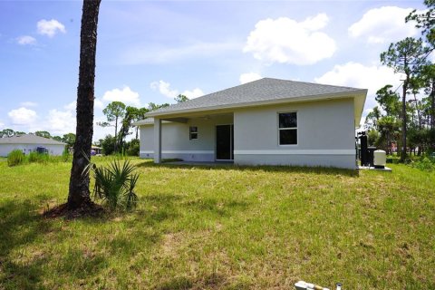 House in Punta Gorda, Florida 3 bedrooms, 124.95 sq.m. № 1286965 - photo 4