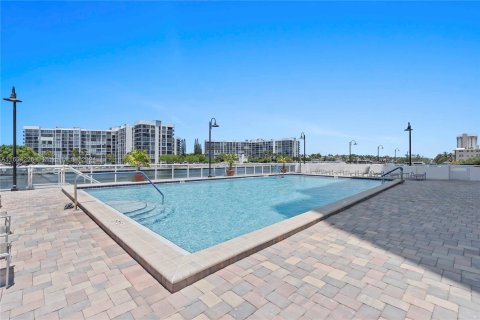 Condo in Hollywood, Florida, 2 bedrooms  № 1226283 - photo 29