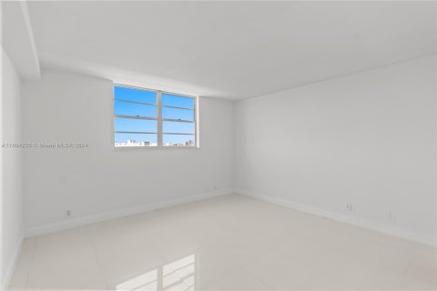 Condo in Hollywood, Florida, 2 bedrooms  № 1226283 - photo 10