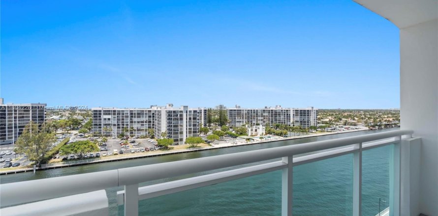 Condo in Hollywood, Florida, 2 bedrooms  № 1226283