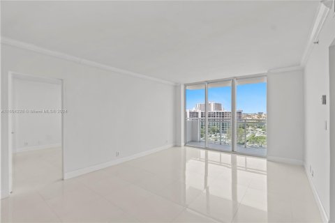 Condo in Hollywood, Florida, 2 bedrooms  № 1226283 - photo 4