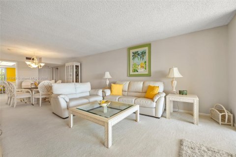 Condo in Jupiter, Florida, 2 bedrooms  № 1399058 - photo 17