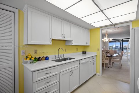 Condo in Jupiter, Florida, 2 bedrooms  № 1399058 - photo 12