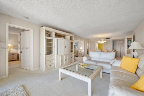 Condo in Jupiter, Florida, 2 bedrooms  № 1399058 - photo 20