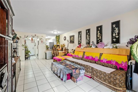 Condominio en venta en Hialeah, Florida, 2 dormitorios, 89.19 m2 № 1232779 - foto 7