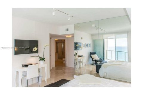 Condominio en alquiler en Sunny Isles Beach, Florida, 2 dormitorios, 152.08 m2 № 3127 - foto 25
