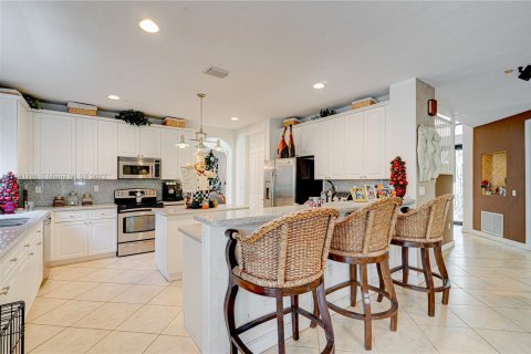 Villa ou maison à vendre à Cutler Bay, Floride: 5 chambres, 315.77 m2 № 688049 - photo 14