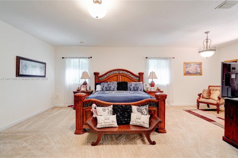 Villa ou maison à vendre à Cutler Bay, Floride: 5 chambres, 315.77 m2 № 688049 - photo 18