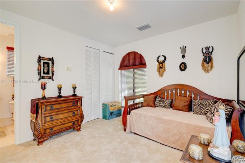 Casa en venta en Cutler Bay, Florida, 5 dormitorios, 315.77 m2 № 688049 - foto 29