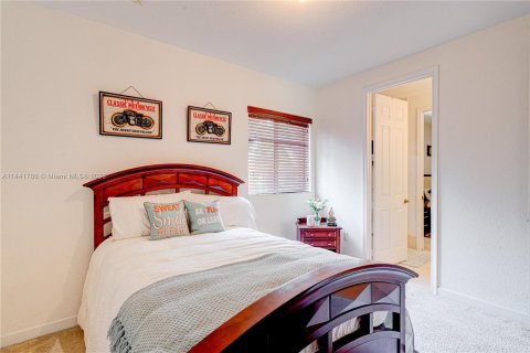 Casa en venta en Cutler Bay, Florida, 5 dormitorios, 315.77 m2 № 688049 - foto 22