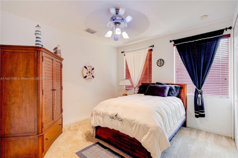 Casa en venta en Cutler Bay, Florida, 5 dormitorios, 315.77 m2 № 688049 - foto 25