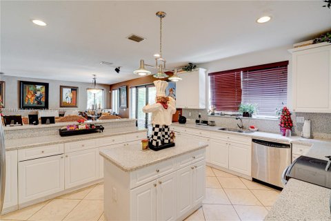Casa en venta en Cutler Bay, Florida, 5 dormitorios, 315.77 m2 № 688049 - foto 16