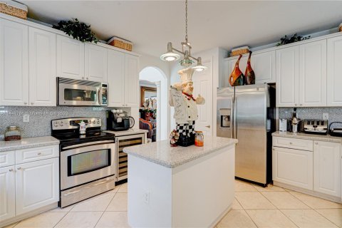 Villa ou maison à vendre à Cutler Bay, Floride: 5 chambres, 315.77 m2 № 688049 - photo 15