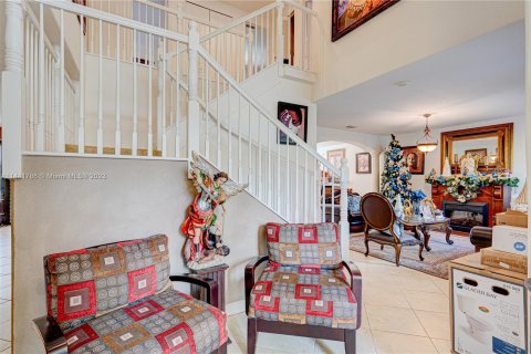 Villa ou maison à vendre à Cutler Bay, Floride: 5 chambres, 315.77 m2 № 688049 - photo 6