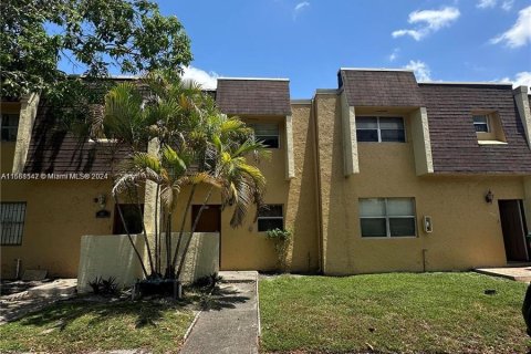 Condominio en venta en Lauderhill, Florida, 2 dormitorios, 98.48 m2 № 1385769 - foto 2