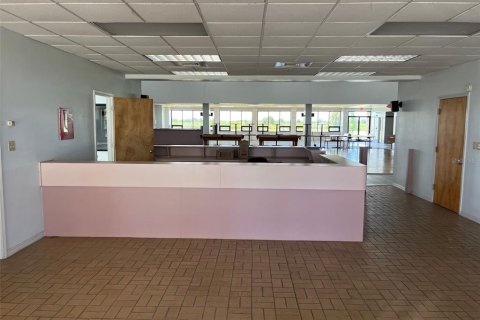 Commercial property in Moore Haven, Florida 1158.86 sq.m. № 725207 - photo 8