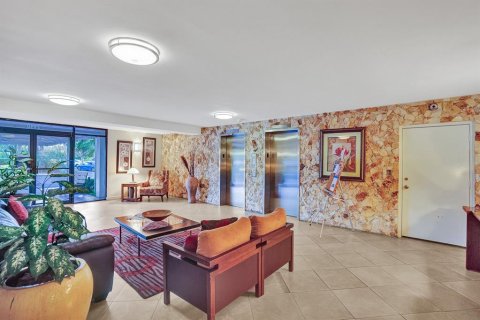 Condominio en venta en Pompano Beach, Florida, 2 dormitorios, 106.84 m2 № 629112 - foto 2