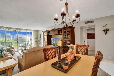 Condominio en venta en Pompano Beach, Florida, 2 dormitorios, 106.84 m2 № 629112 - foto 18