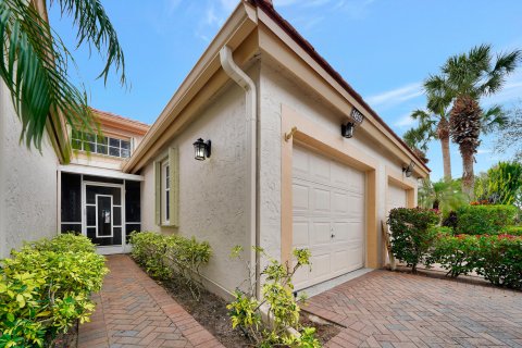 House in Delray Beach, Florida 2 bedrooms, 151.24 sq.m. № 1014191 - photo 13