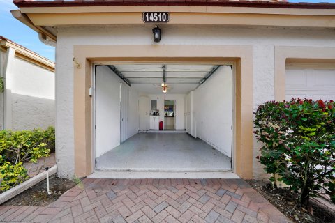 House in Delray Beach, Florida 2 bedrooms, 151.24 sq.m. № 1014191 - photo 10