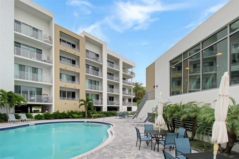 Condominio en alquiler en Sarasota, Florida, 1 dormitorio, 79.71 m2 № 1367797 - foto 10