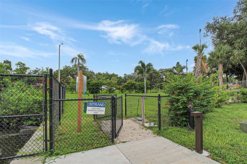 Condo in Sarasota, Florida, 1 bedroom  № 1367797 - photo 18