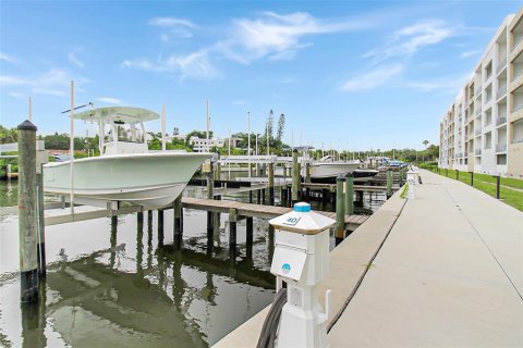 Condo in Sarasota, Florida, 1 bedroom  № 1367797 - photo 17