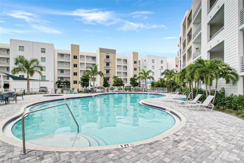 Condominio en alquiler en Sarasota, Florida, 1 dormitorio, 79.71 m2 № 1367797 - foto 4