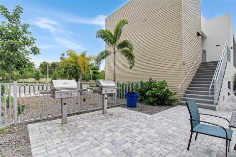 Condominio en alquiler en Sarasota, Florida, 1 dormitorio, 79.71 m2 № 1367797 - foto 5