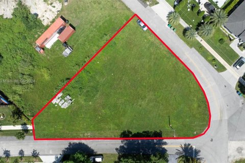 Terreno en venta en Cutler Bay, Florida № 1368757 - foto 8