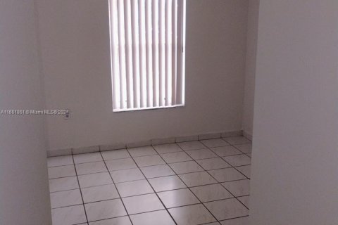 Copropriété à louer à Hialeah, Floride: 2 chambres, 92.53 m2 № 1368848 - photo 4