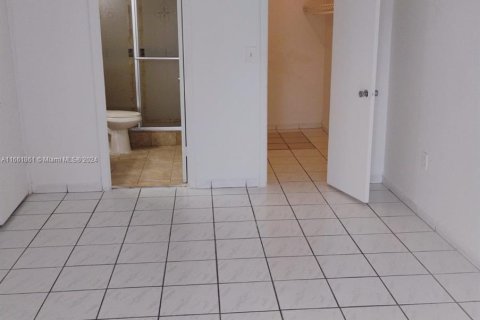 Copropriété à louer à Hialeah, Floride: 2 chambres, 92.53 m2 № 1368848 - photo 7