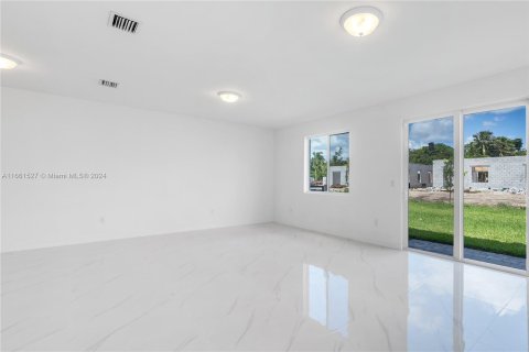 Townhouse in Homestead, Florida 5 bedrooms № 1368798 - photo 25