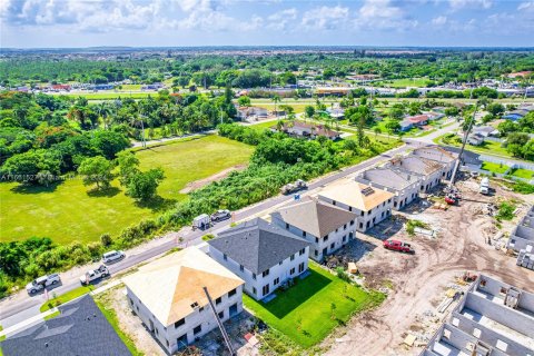 Adosado en venta en Homestead, Florida, 5 dormitorios № 1368798 - foto 9